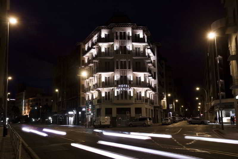 Hotel Avenida Памплона Экстерьер фото